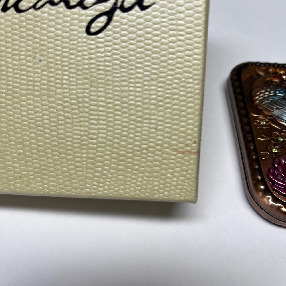 Mirror, double in bronze metal case. Vivid 3D peacock on lid. 2" x 3.5” NIB. - Picture 7 of 12